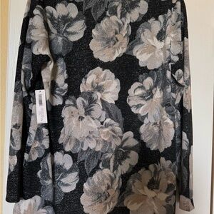 Chicos knit top sparkly Black, Gray, Off white Chicos Size 2 women’s size 12-14.